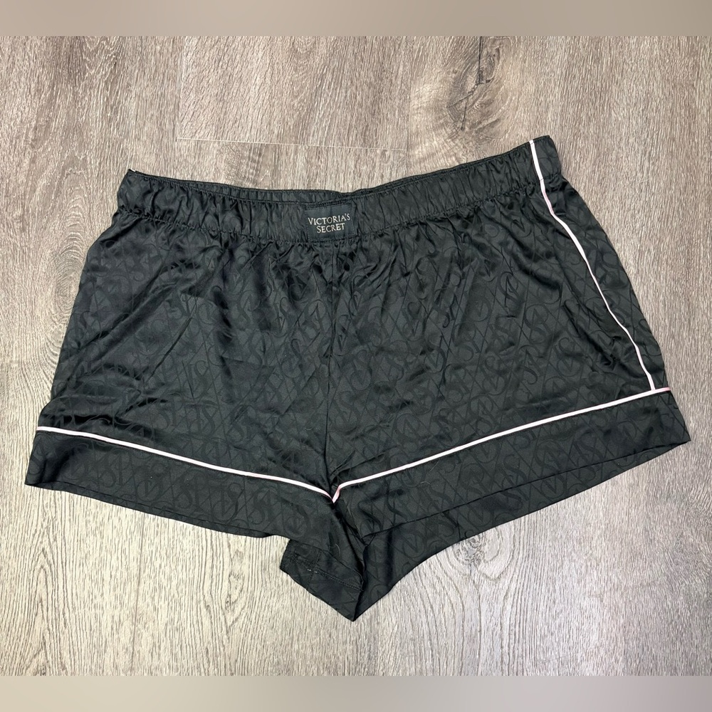 NWT Victoria's Secret Satin XL Pajama Sleeping Short Color Black All Over Logo